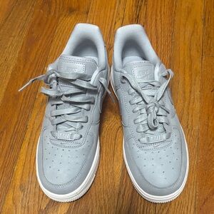 NWOT Nike Air Force 1 Sneakers